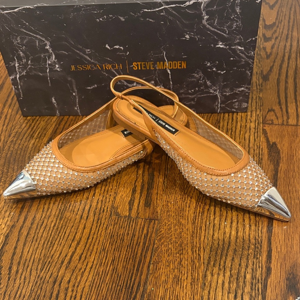 Jessica Rich / Steve Madden Tan Mesh Pointed Slingback Flats with Silver Cap